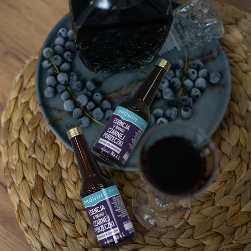 Essens med solbærsmag med naturlig aroma til 4 L - 40 ml - 10