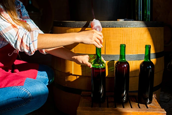 Hvordan laver man vin trin for trin?